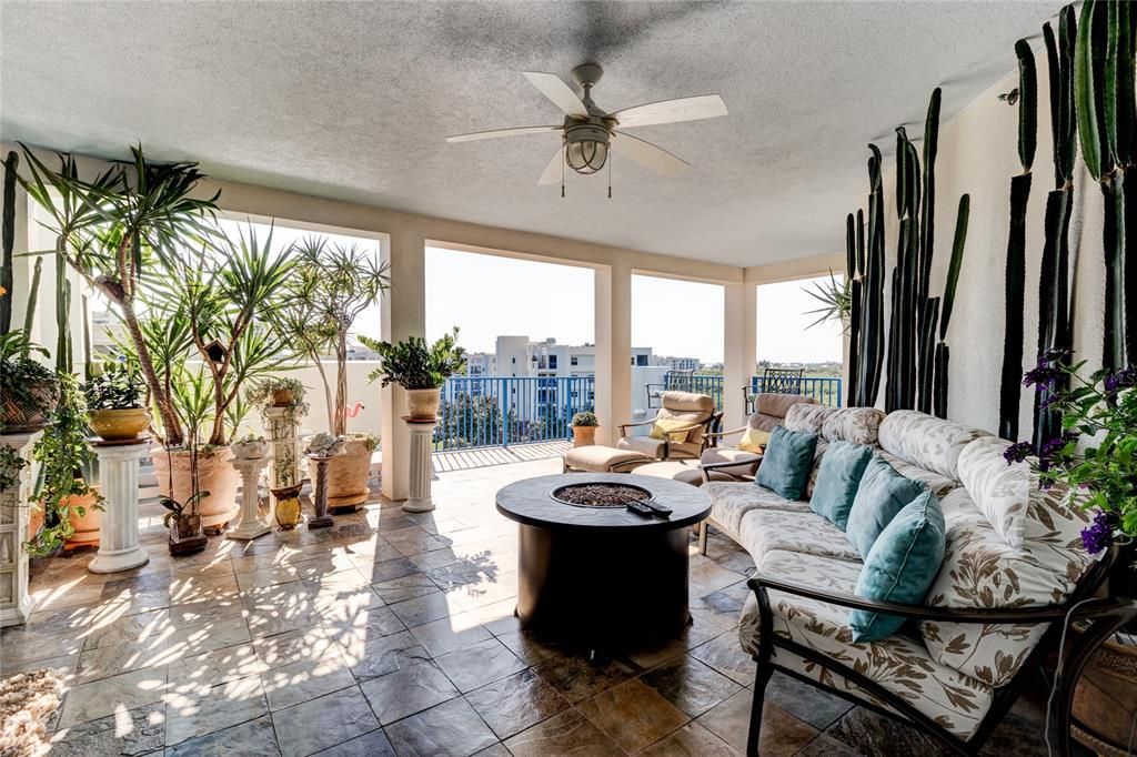 Recently Sold: $799,000 (3 beds, 3 baths, 2897 Square Feet)