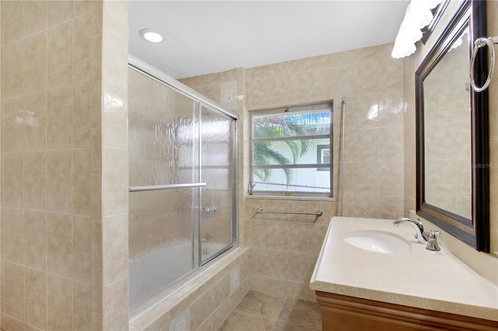 Недавно арендовано: $3,000 (3 спален, 2 ванн, 1988 Квадратных фут)