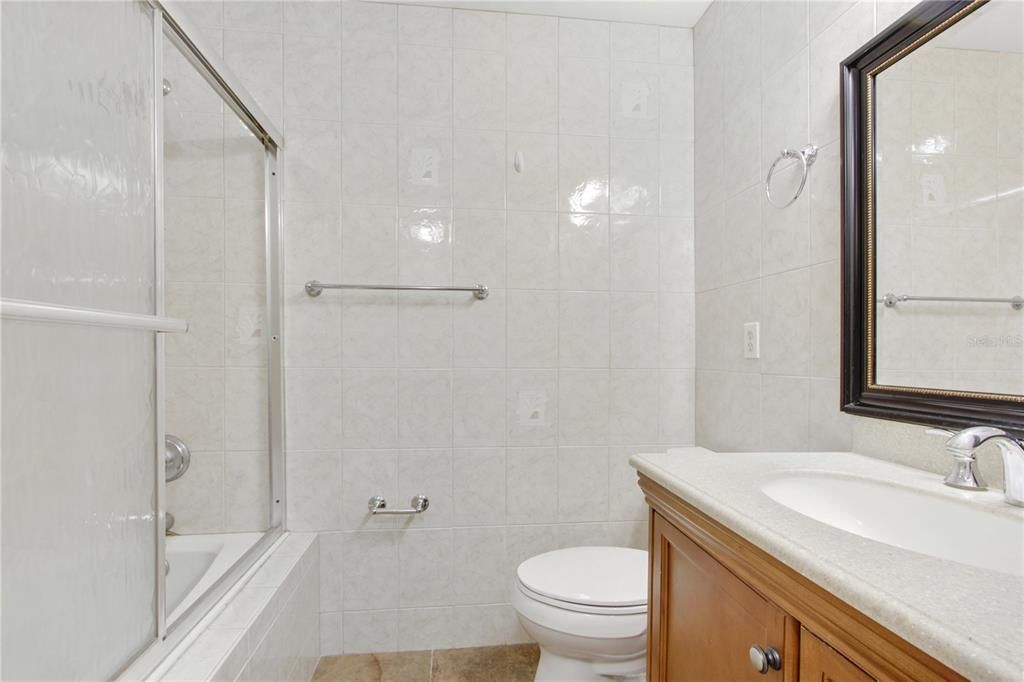 最近租的: $3,000 (3 贝兹, 2 浴室, 1988 平方英尺)