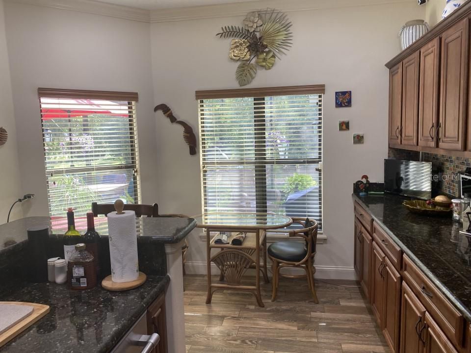 Recently Sold: $445,000 (3 beds, 2 baths, 1921 Square Feet)