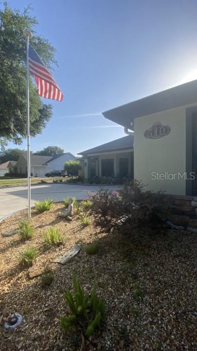 Recently Sold: $445,000 (3 beds, 2 baths, 1921 Square Feet)