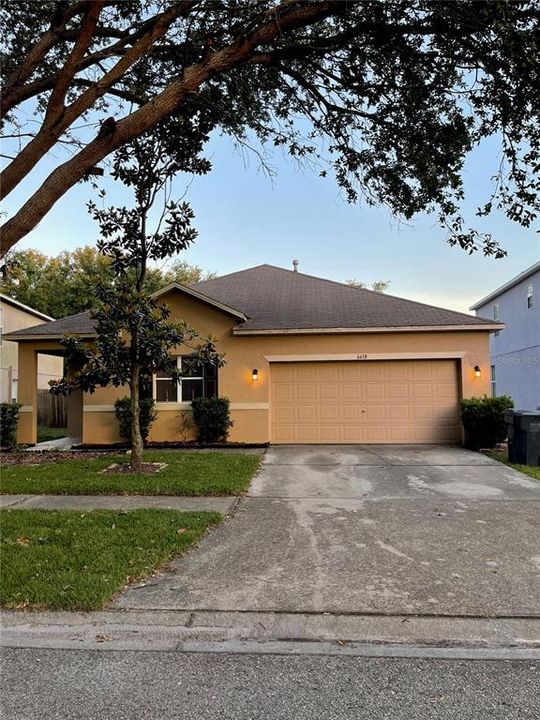 Vendido Recientemente: $375,000 (4 camas, 2 baños, 1930 Pies cuadrados)