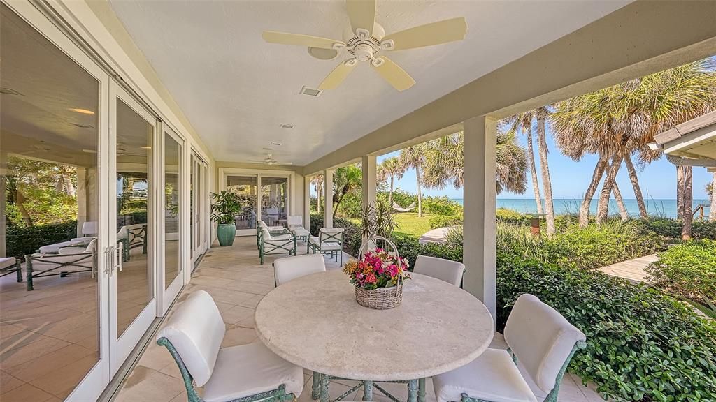 Recently Sold: $4,990,000 (5 beds, 4 baths, 4658 Square Feet)