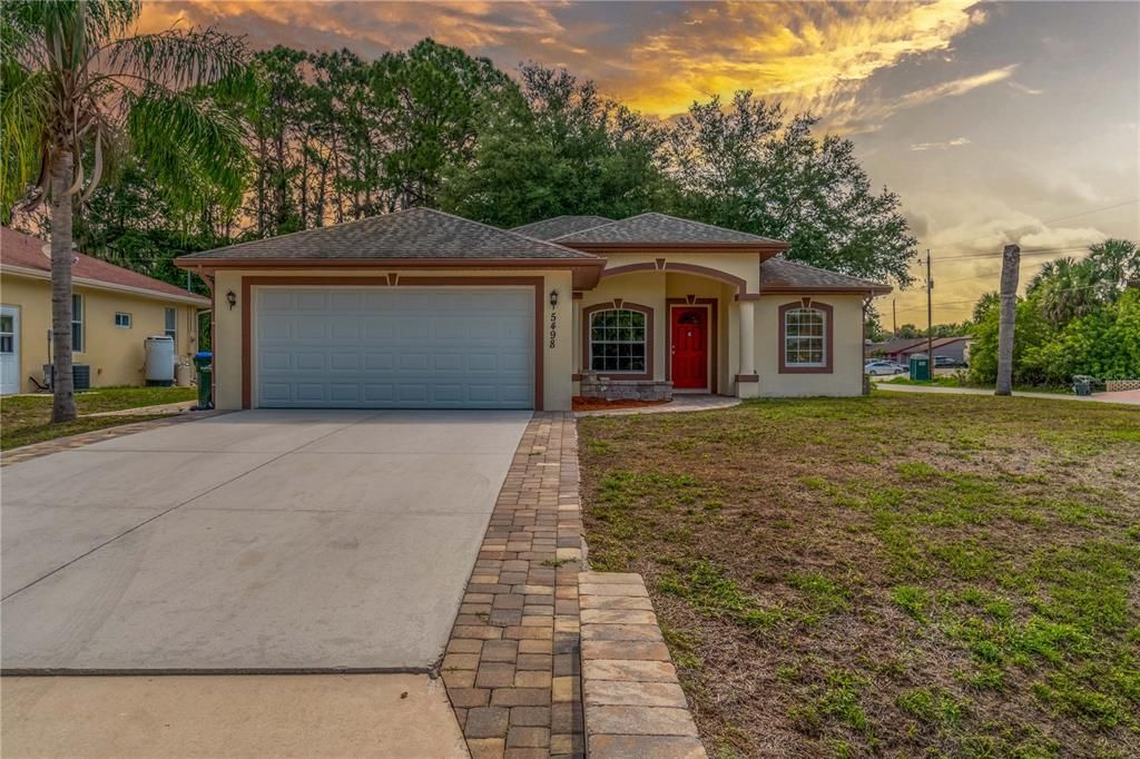 Recently Sold: $325,000 (3 beds, 2 baths, 1331 Square Feet)