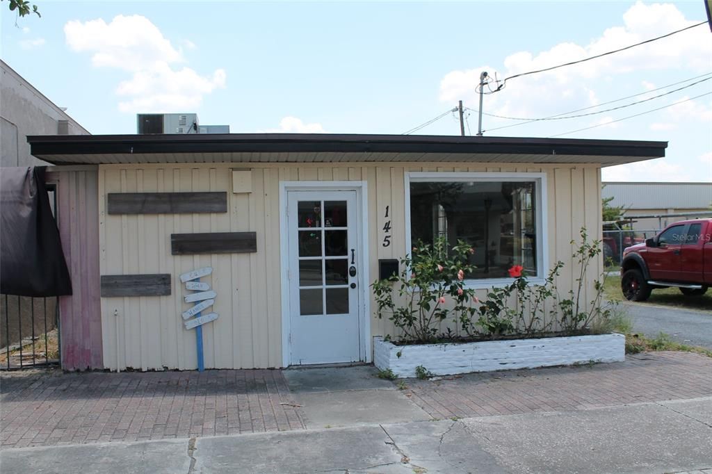 最近售出: $99,900 (0 贝兹, 0 浴室, 570 平方英尺)