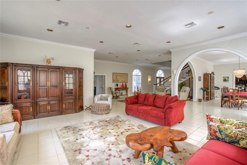 Recently Sold: $999,500 (5 beds, 5 baths, 7580 Square Feet)