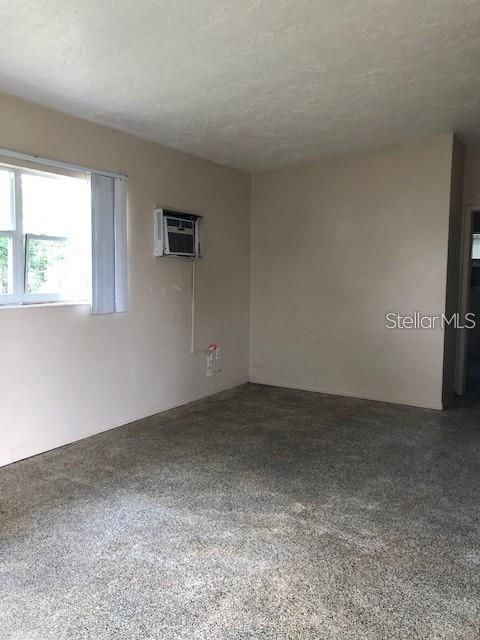 Recently Rented: $1,300 (2 beds, 1 baths, 744 Square Feet)