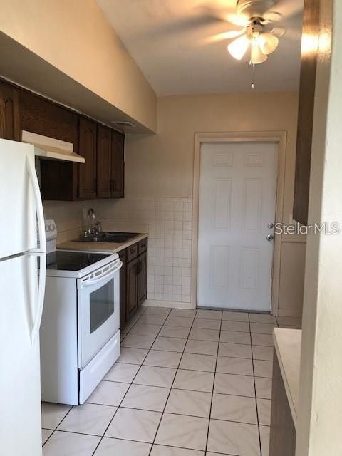 Recently Rented: $1,300 (2 beds, 1 baths, 744 Square Feet)