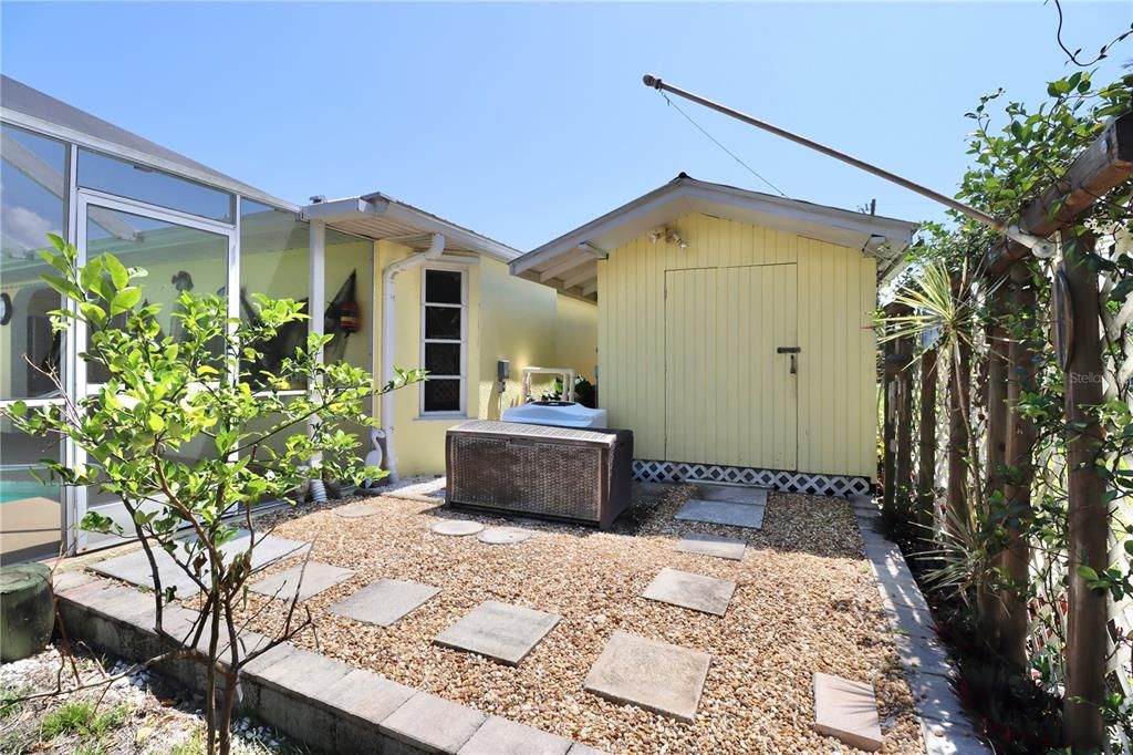 Recently Sold: $550,000 (3 beds, 2 baths, 1496 Square Feet)