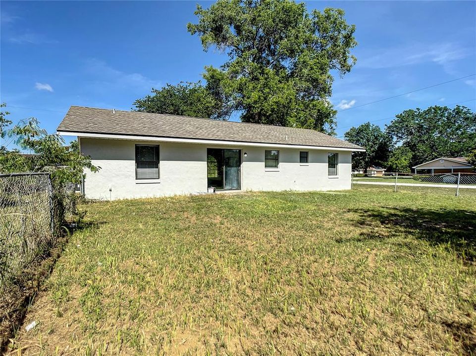 Recently Sold: $241,000 (3 beds, 2 baths, 1199 Square Feet)