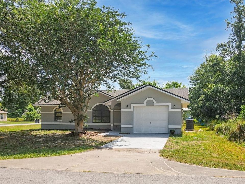 Recently Sold: $241,000 (3 beds, 2 baths, 1199 Square Feet)