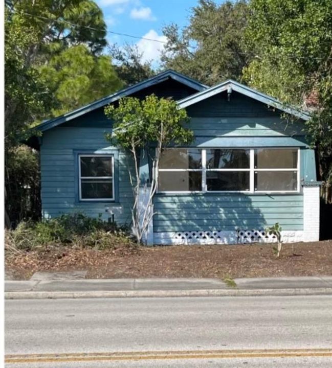 Recently Sold: $230,000 (3 beds, 1 baths, 1264 Square Feet)