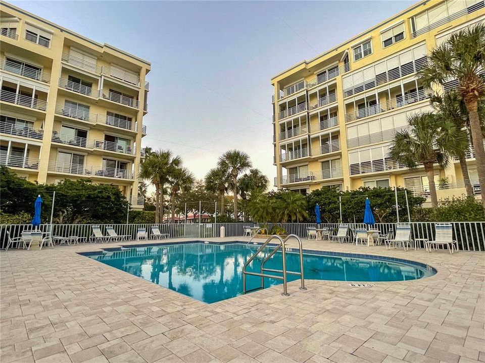 Recently Sold: $550,000 (2 beds, 2 baths, 1200 Square Feet)