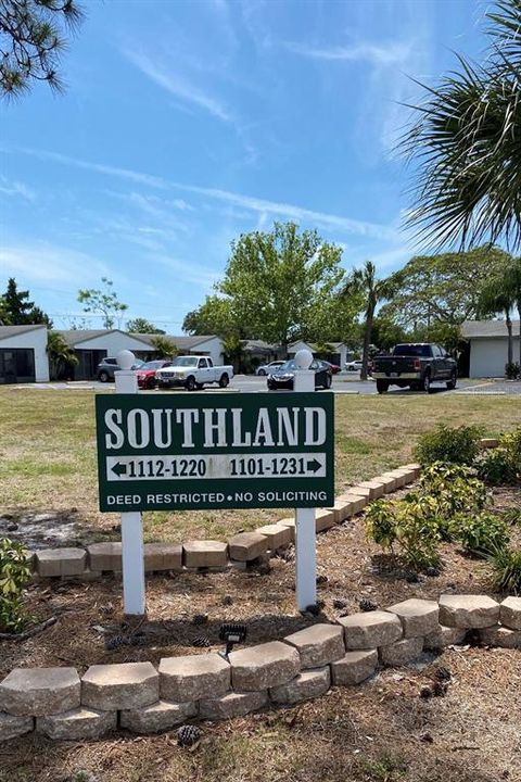 Recently Sold: $128,500 (2 beds, 1 baths, 700 Square Feet)