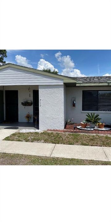 Recently Sold: $128,500 (2 beds, 1 baths, 700 Square Feet)