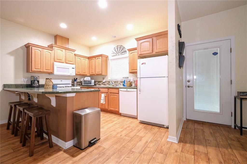 Recently Sold: $310,000 (2 beds, 2 baths, 1168 Square Feet)