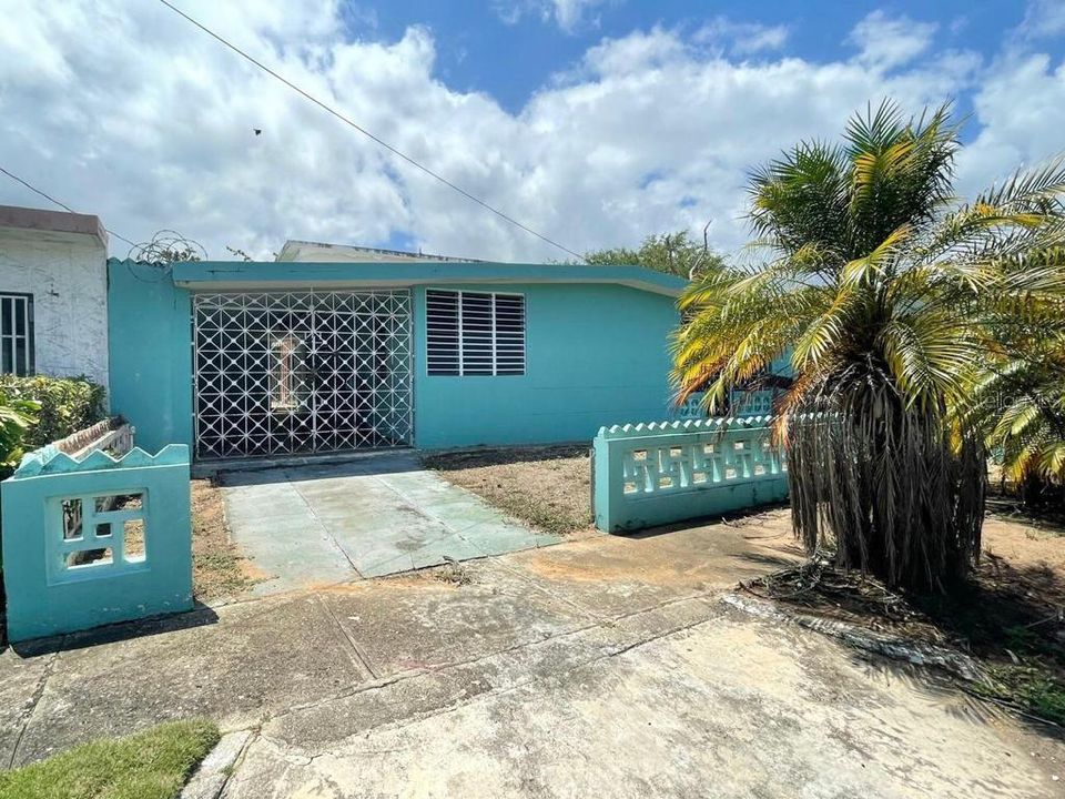 Recently Sold: $100,000 (4 beds, 2 baths, 1062 Square Feet)