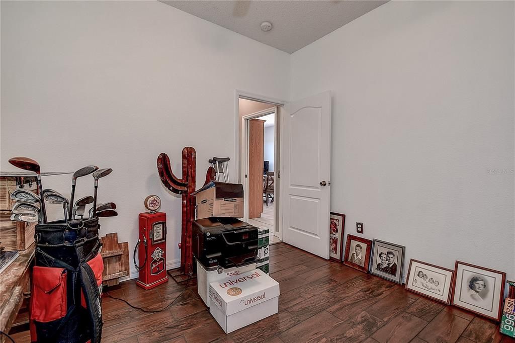 Recently Sold: $575,000 (3 beds, 2 baths, 1913 Square Feet)