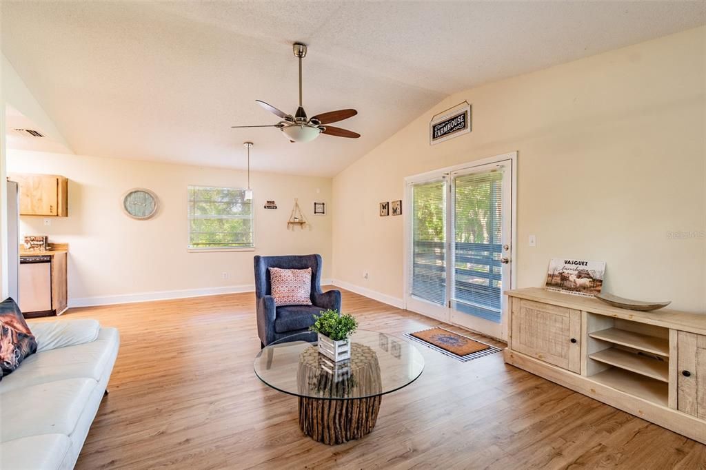 Recently Sold: $399,000 (2 beds, 2 baths, 1032 Square Feet)