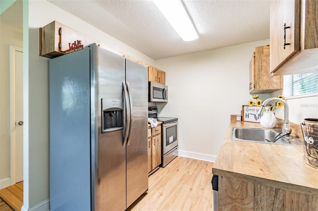 Recently Sold: $399,000 (2 beds, 2 baths, 1032 Square Feet)