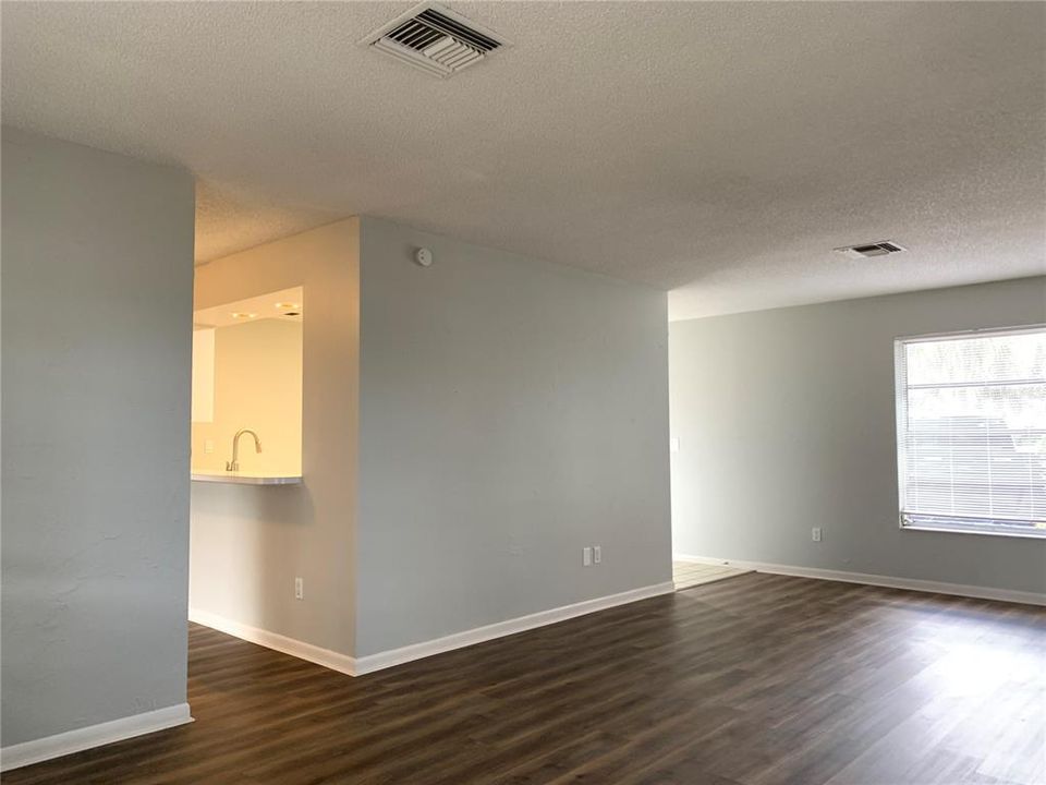 Recently Rented: $1,800 (3 beds, 2 baths, 1628 Square Feet)