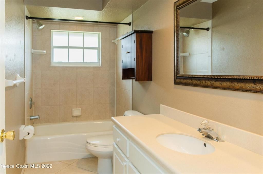 最近售出: $598,900 (5 贝兹, 3 浴室, 2588 平方英尺)