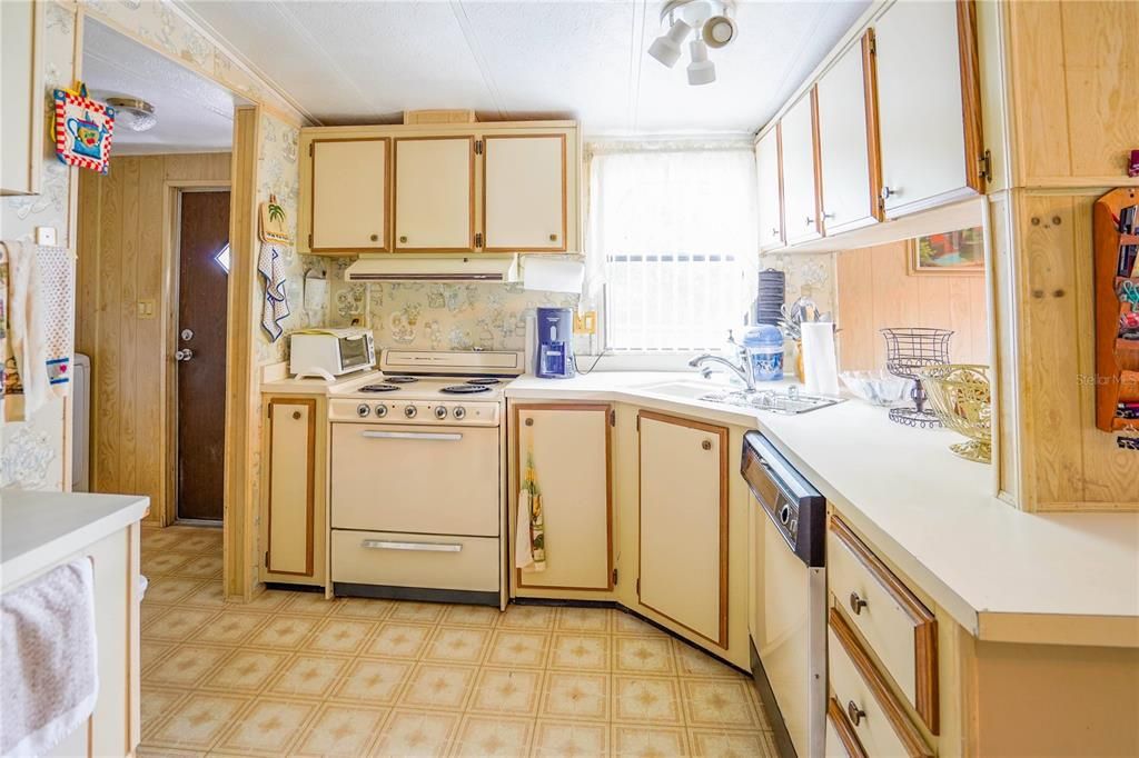 Recently Sold: $100,000 (2 beds, 2 baths, 1056 Square Feet)