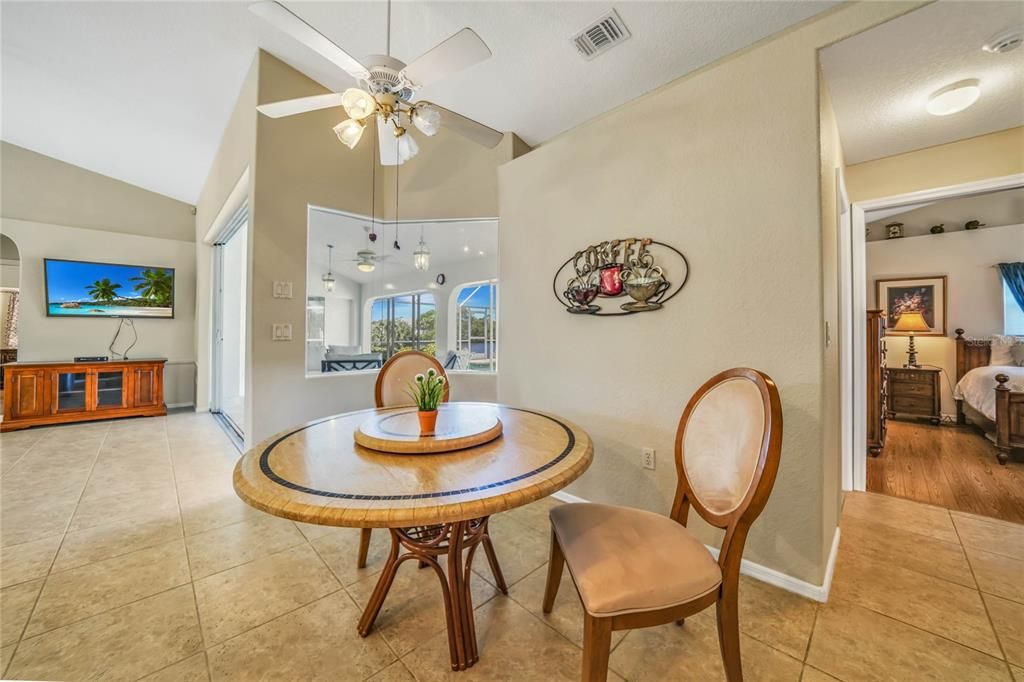 Recently Sold: $848,000 (3 beds, 2 baths, 1999 Square Feet)