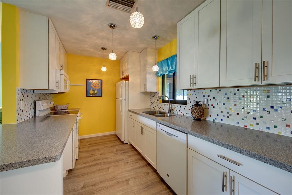 Recently Sold: $315,000 (2 beds, 2 baths, 1114 Square Feet)