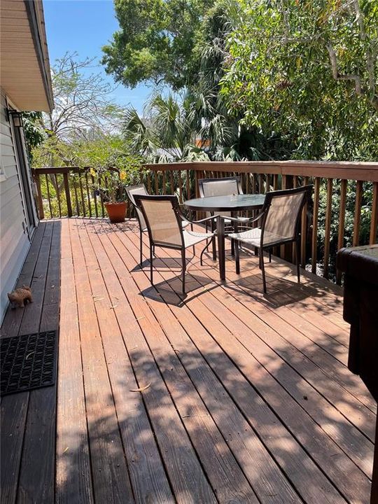 Recently Sold: $1,900,000 (3 beds, 2 baths, 1458 Square Feet)