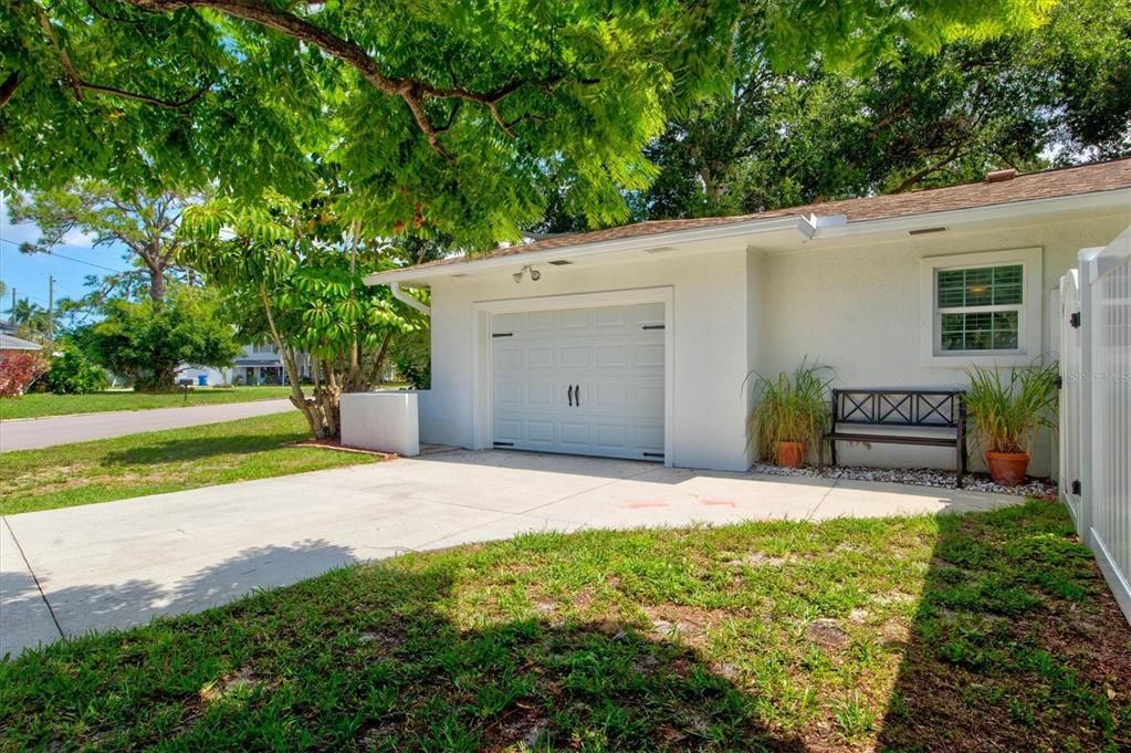 Recently Sold: $574,000 (3 beds, 2 baths, 1463 Square Feet)