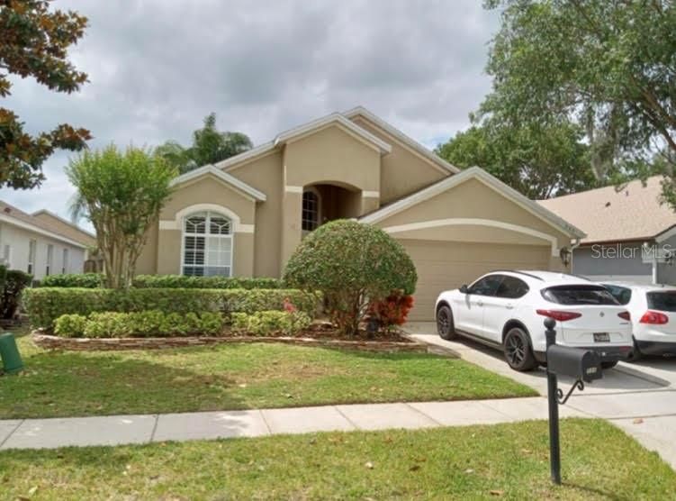 Recently Sold: $450,000 (4 beds, 2 baths, 1947 Square Feet)
