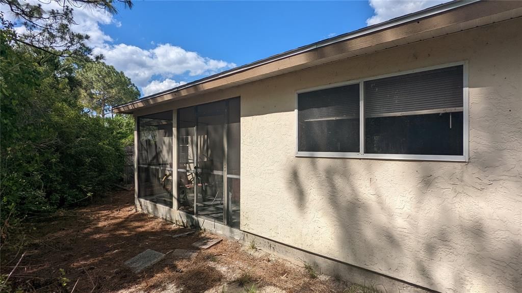 Recently Sold: $305,500 (3 beds, 2 baths, 1228 Square Feet)