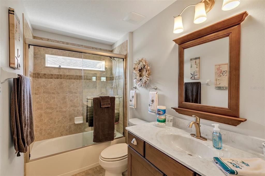 Recently Sold: $410,000 (3 beds, 2 baths, 1725 Square Feet)
