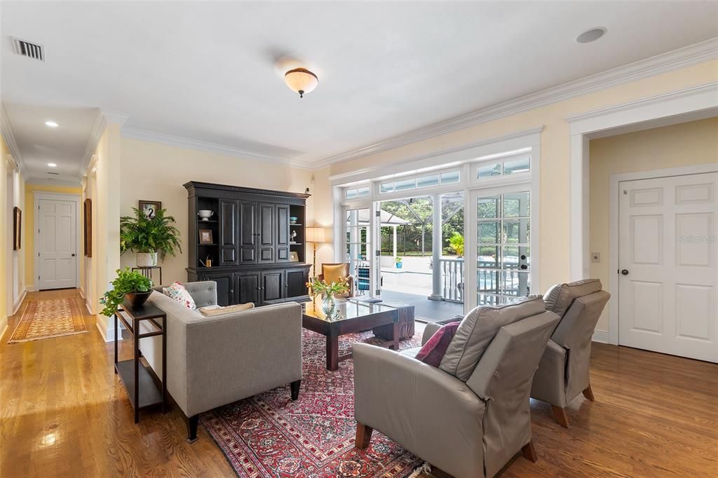 Recently Sold: $1,390,000 (5 beds, 4 baths, 4955 Square Feet)