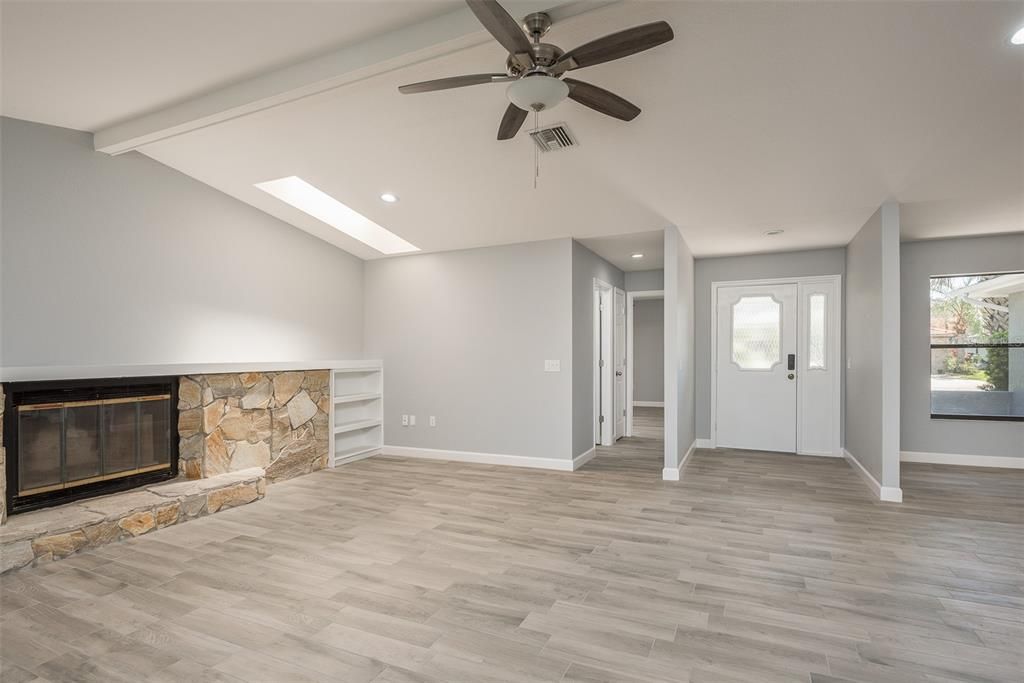 Recently Sold: $439,000 (3 beds, 2 baths, 1452 Square Feet)