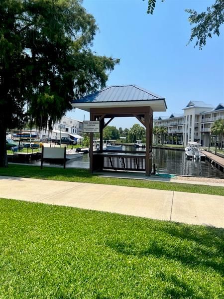Fish cleaning bench for Suwannee Cove owners