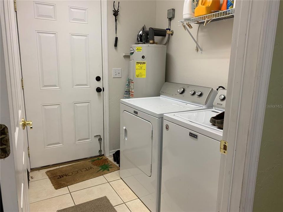 laundry room off of kitchen