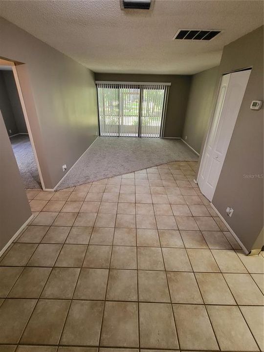 Recently Rented: $1,200 (1 beds, 1 baths, 710 Square Feet)