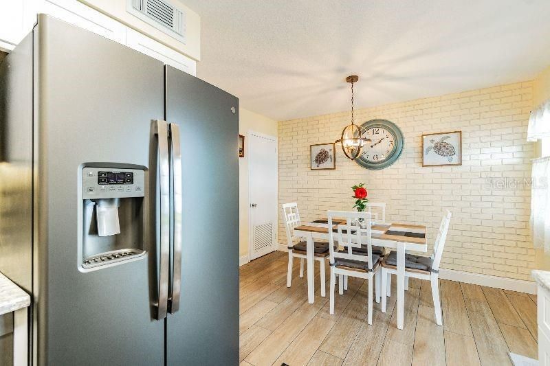 Recently Sold: $589,000 (2 beds, 1 baths, 1116 Square Feet)