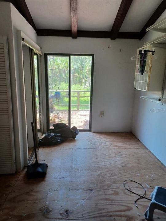 Vendido Recientemente: $300,000 (2 camas, 2 baños, 1008 Pies cuadrados)