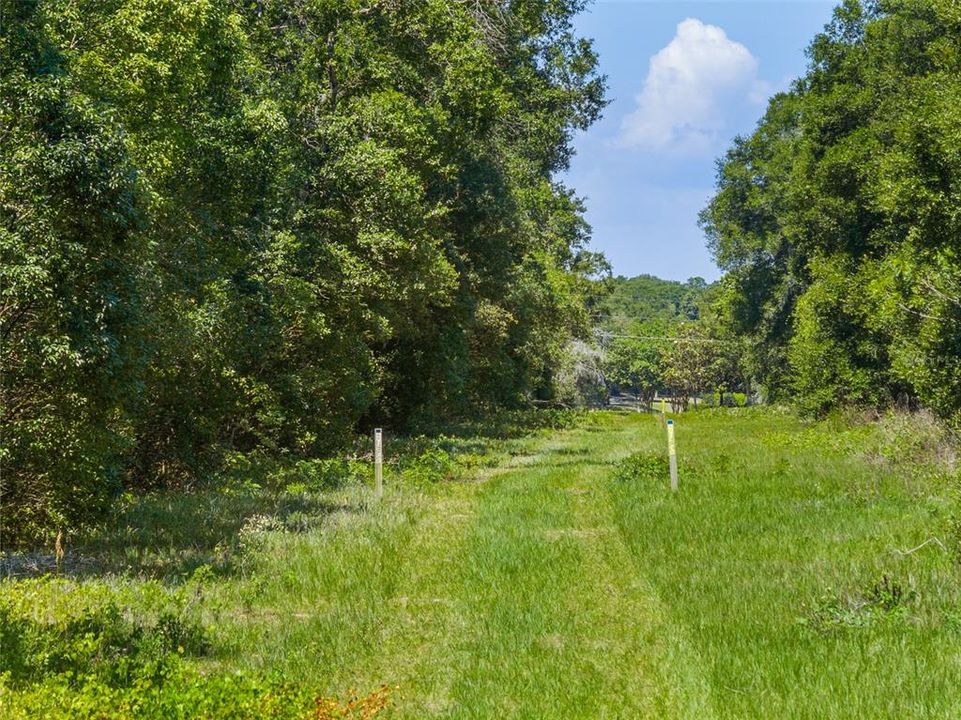 待售: $399,000 (5.47 acres)