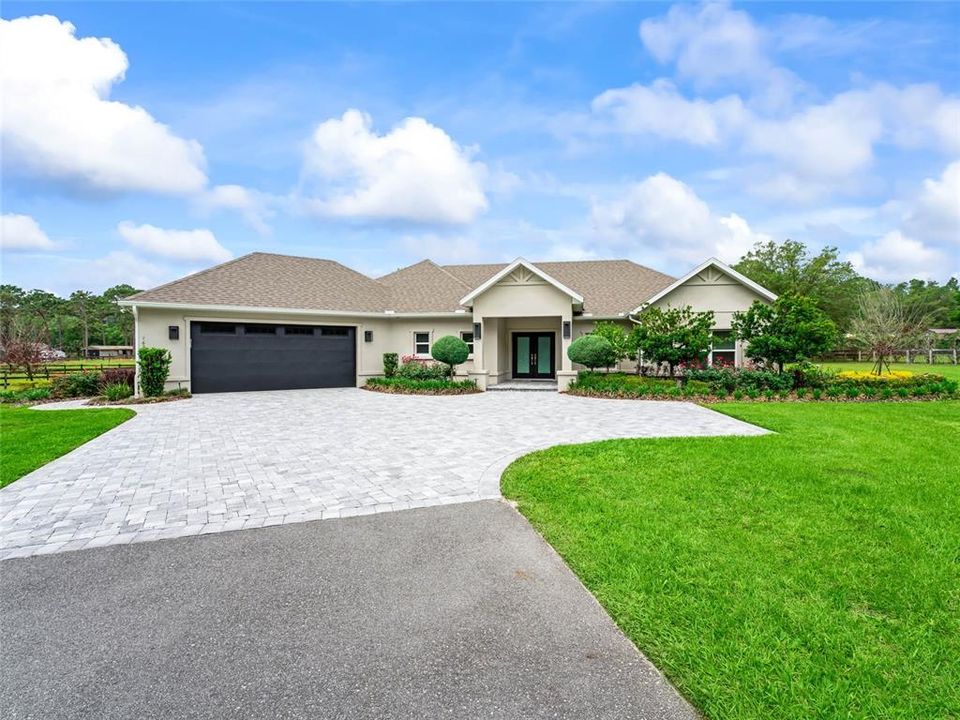 Recently Sold: $1,500,000 (3 beds, 2 baths, 2353 Square Feet)