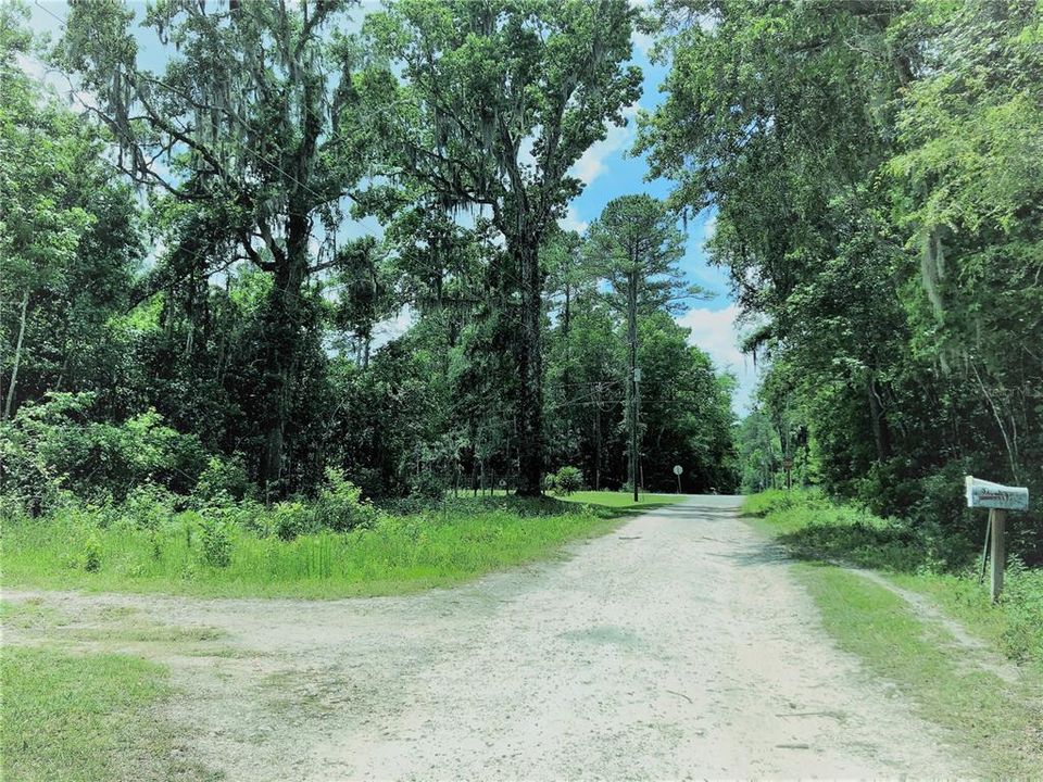 37. LOOKING WEST ON 17TH ST RD TO 133RD AVE STOP SIGN