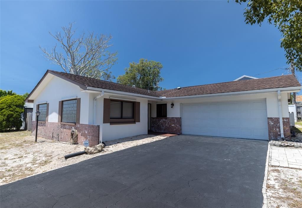 Recently Sold: $349,000 (3 beds, 1 baths, 1210 Square Feet)