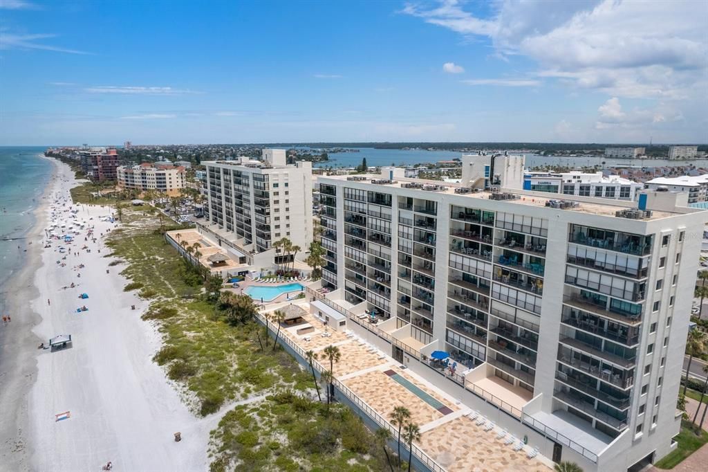 Recently Sold: $1,299,000 (2 beds, 2 baths, 1225 Square Feet)