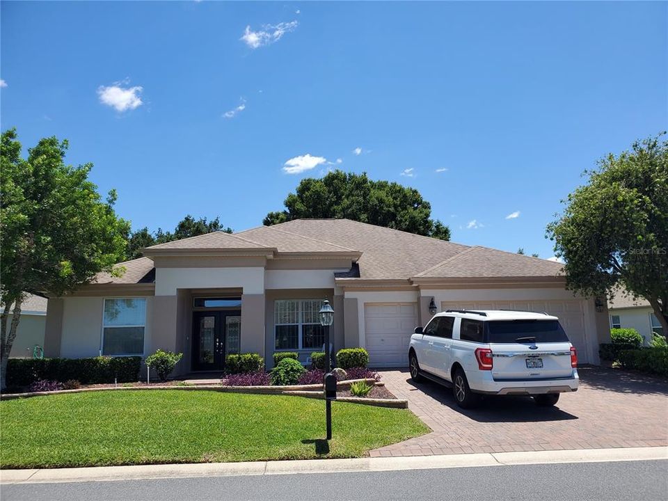 Recently Sold: $440,000 (3 beds, 2 baths, 2812 Square Feet)