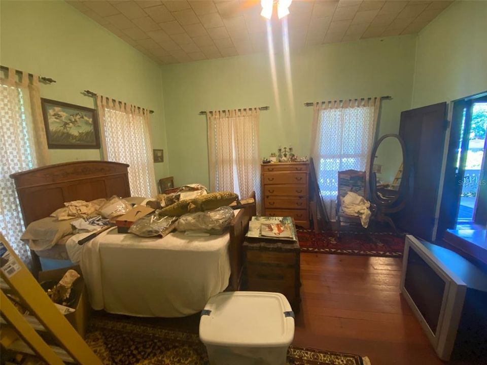 Недавно продано: $225,000 (3 спален, 2 ванн, 1948 Квадратных фут)