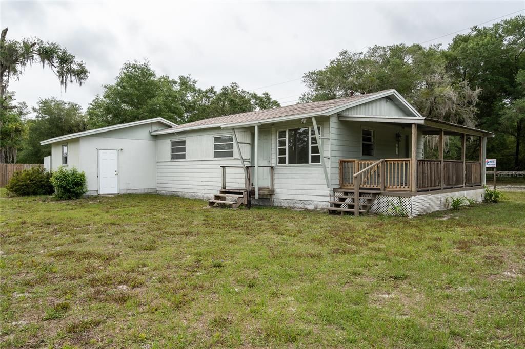 Recently Sold: $130,000 (3 beds, 2 baths, 816 Square Feet)