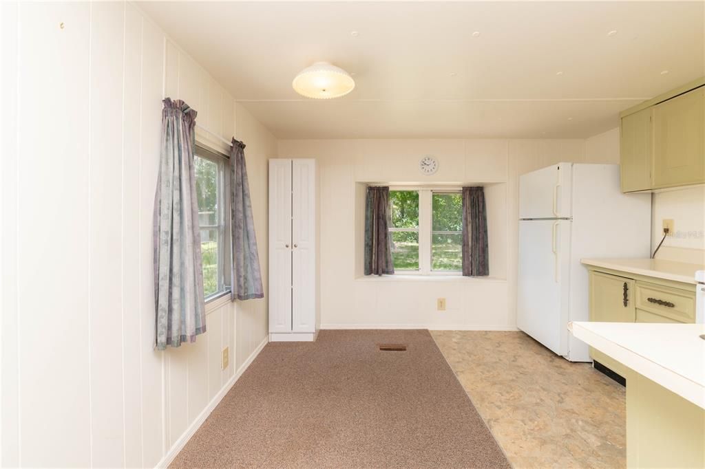 Recently Sold: $109,900 (2 beds, 1 baths, 720 Square Feet)